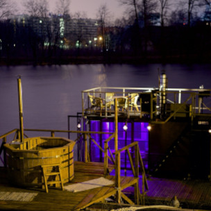 Riga Floating Sauna and a Hot Tub